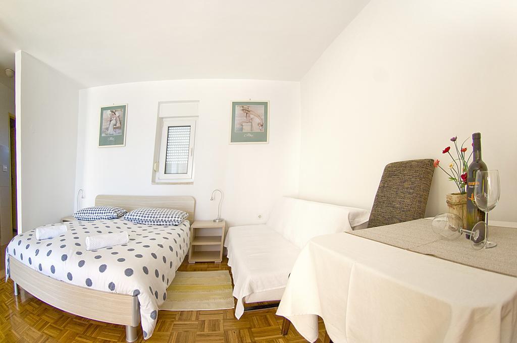 Apartments Tomato 1 Novigrad Istria Eksteriør billede