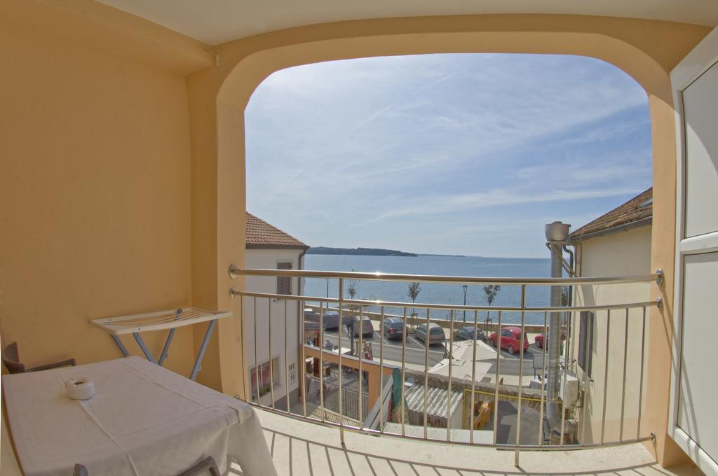 Apartments Tomato 1 Novigrad Istria Eksteriør billede